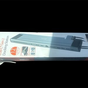 USB-C Gen 2 12-in-1 Docking Station - Silver